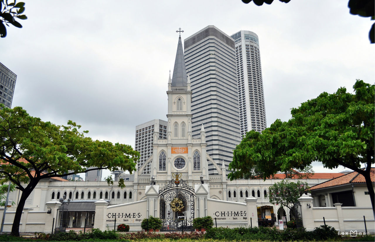  p>赞美广场(chijmes),是世界上仅存的几个女修道院之一,位于新加坡.