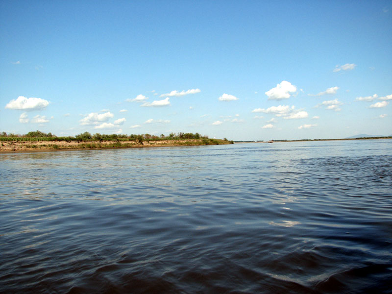  p>中国七大河之一,黑龙江在中国境内的最大支流.