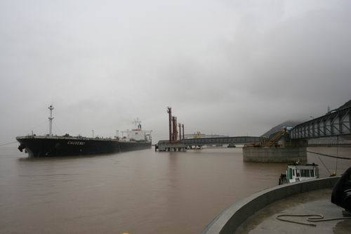  p>军港,军队使用的 a href="#">港口 /a>,专供海军舰艇使用的港口,供