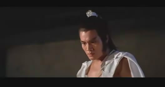  p>罗莽,又名罗网,原名罗坤霖,昵称罗师傅,香港演员.