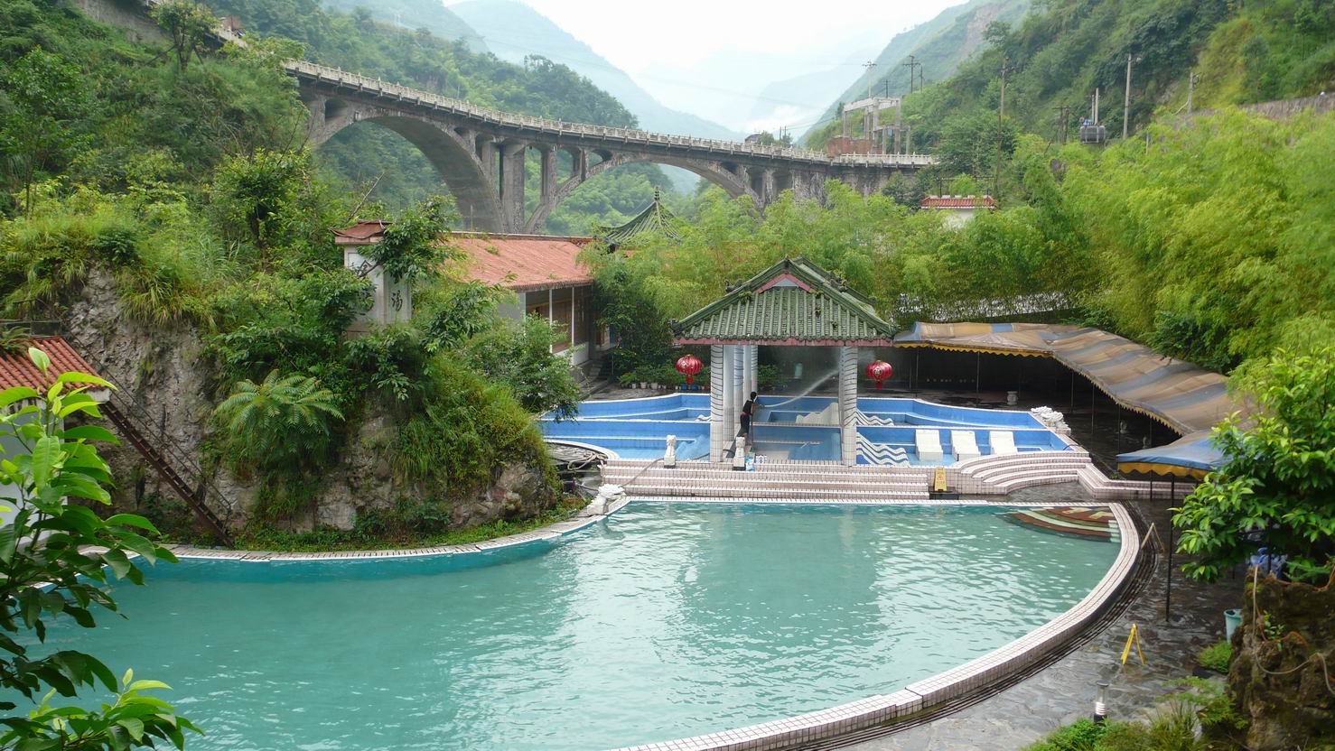 黑竹沟温泉山庄