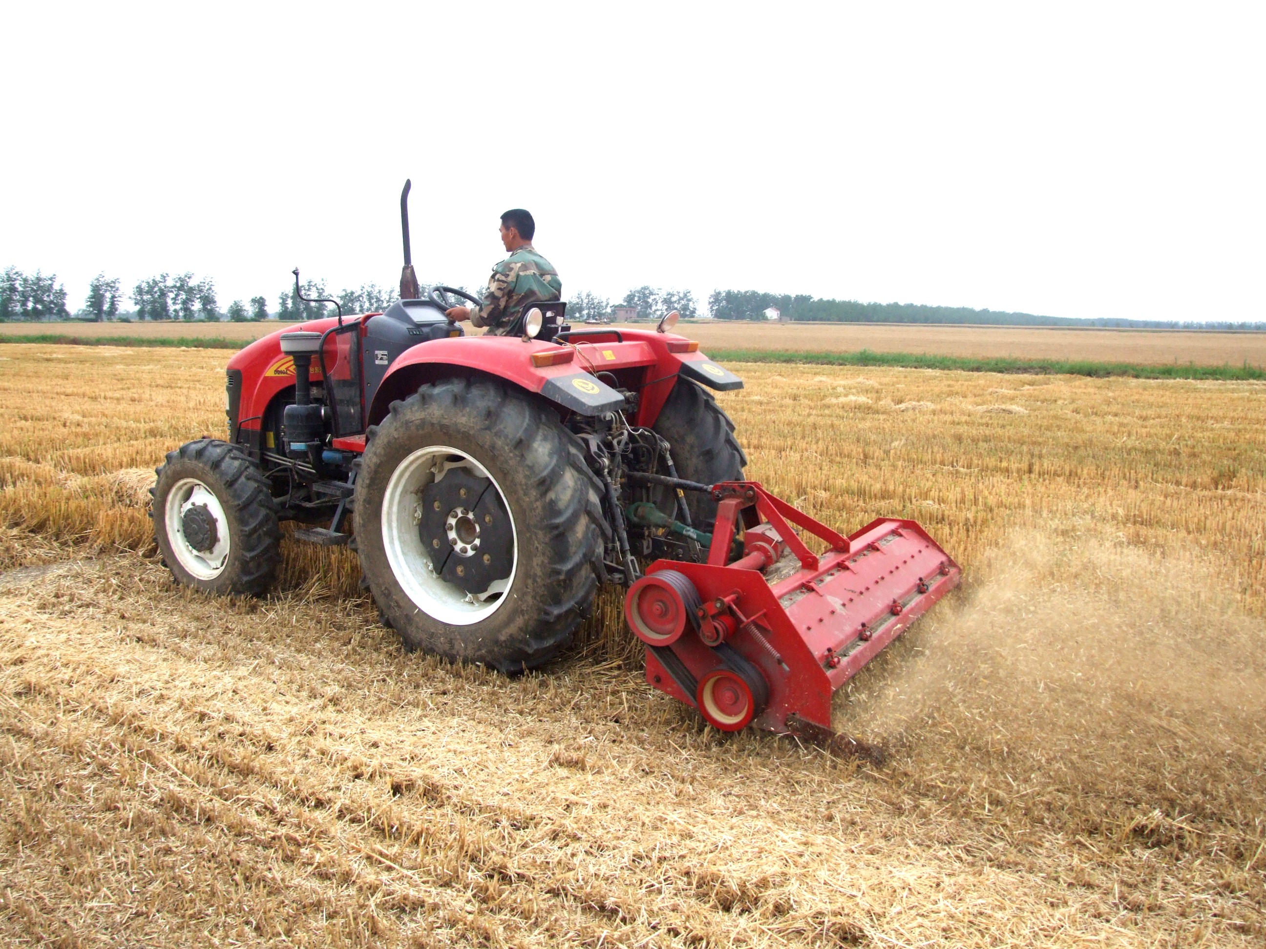 秸秆还田是当今世界上普遍重视的一项培肥地力的增产措施,在杜绝了