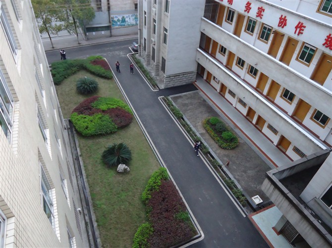  p>怀化市第一中学(huaihua first middle school),坐落于物华天宝的