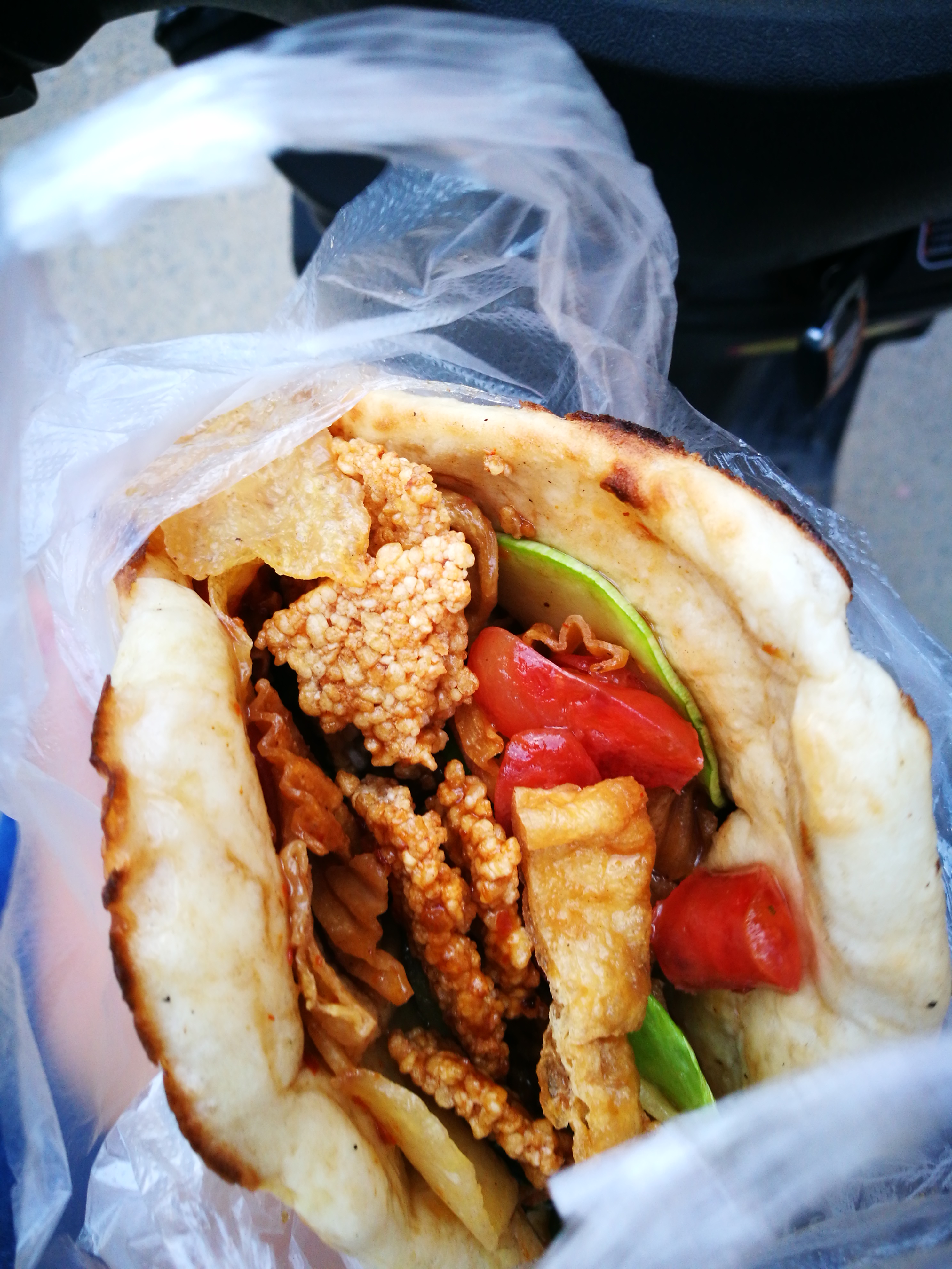 烧饼夹蚝油串