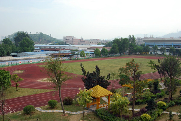 深圳市坪山新区汤坑小学