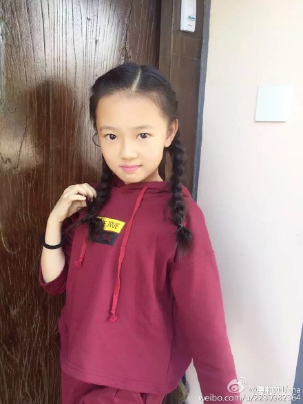  p data-id="gnbr3dhcjf">葛莉莎,是江浙地区著名童模.