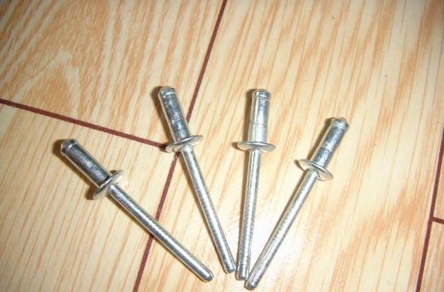  p>铆接(英文名riveting)即铆钉连接,是一个机械词汇,是利用 a href="