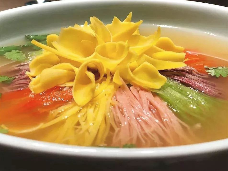  p>淮阳鸡汁三丝燕菜是一道 a target="_blank" href="/item/淮阳菜