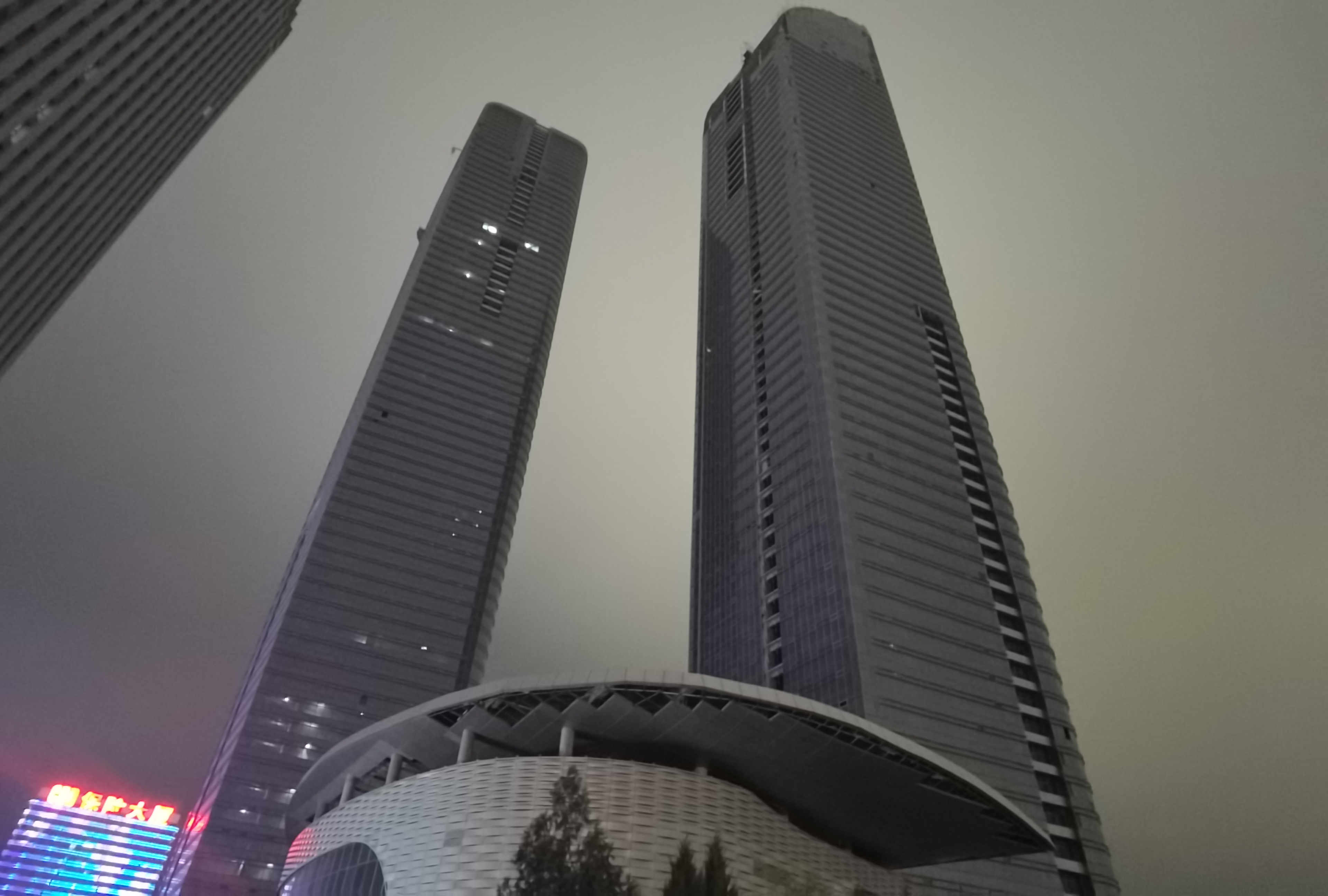 银川绿地中心双子塔