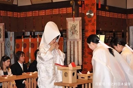 日式传统婚礼“神前式”，还保留着日本百年前的习俗？_百科TA说