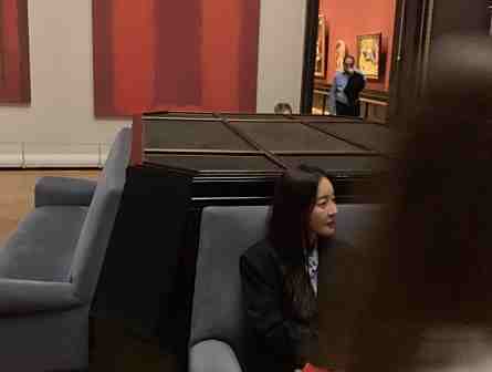 严智苑生活照