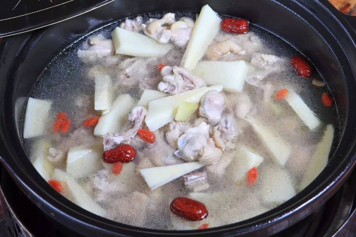  p>白色,清香,皮脆,肉鲜嫩. /p>