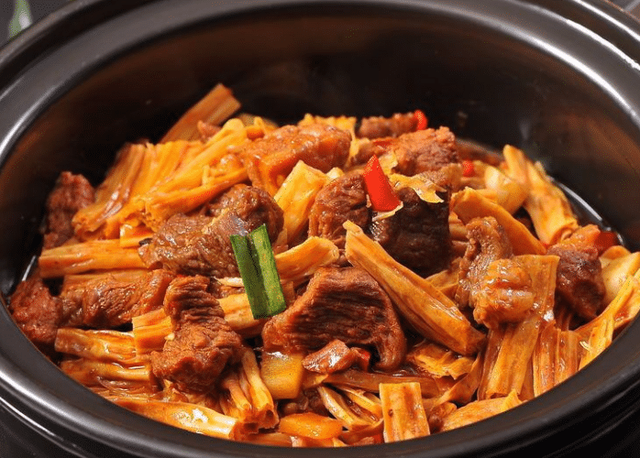 腐竹焖牛腩
