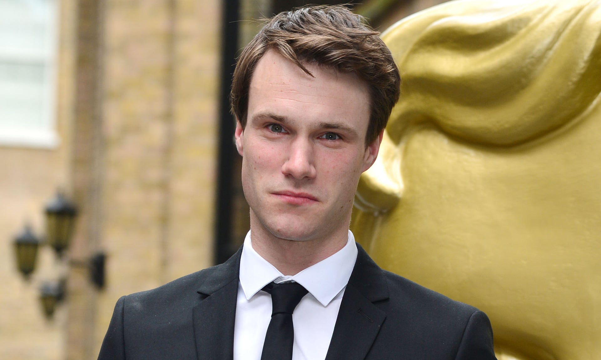  p data-id="gnbhvg6dqd">休·斯金纳(hugh skinner),1985年1月6日
