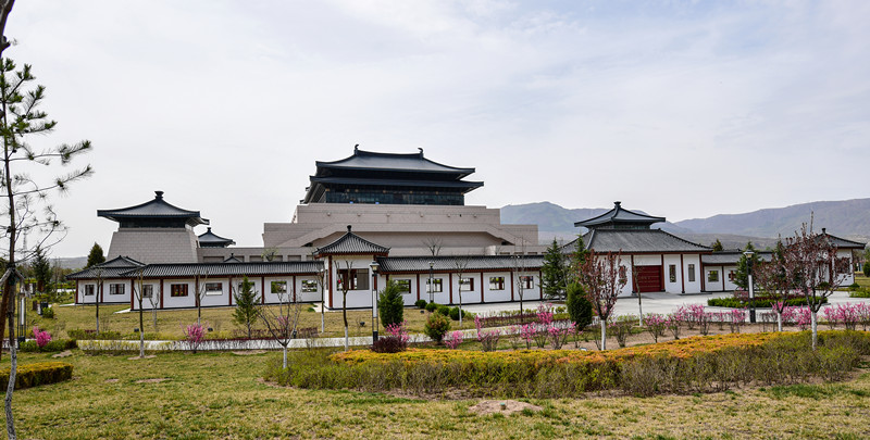  p>平凉市博物馆前身是 a target="_blank" href="/item/平凉地区博物