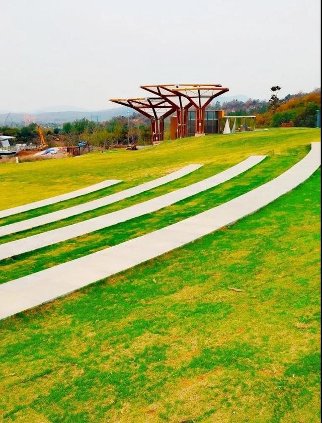  p>汤山公园,位于浙江嘉兴 a target="_blank" href="/item/平湖市