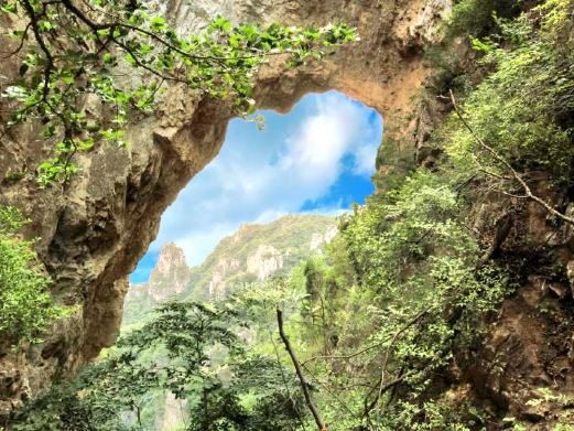  p data-id="t1rz5uianx1w">云蒙山皇家森林公园是位于保定市易县西陵