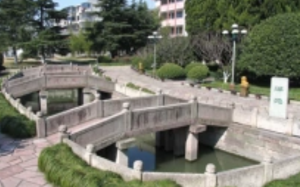泮池