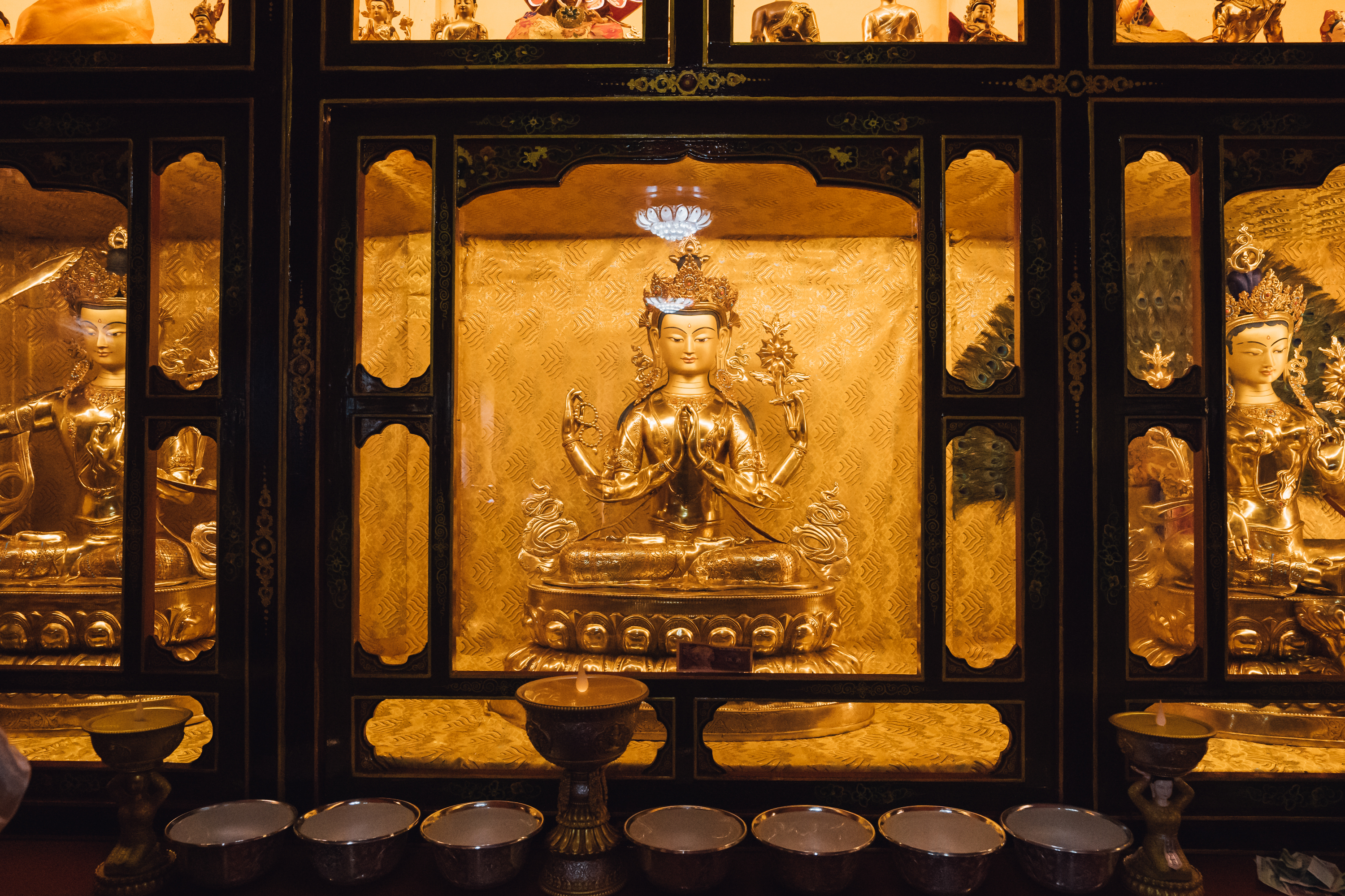 直贡噶举西方三怙主殿