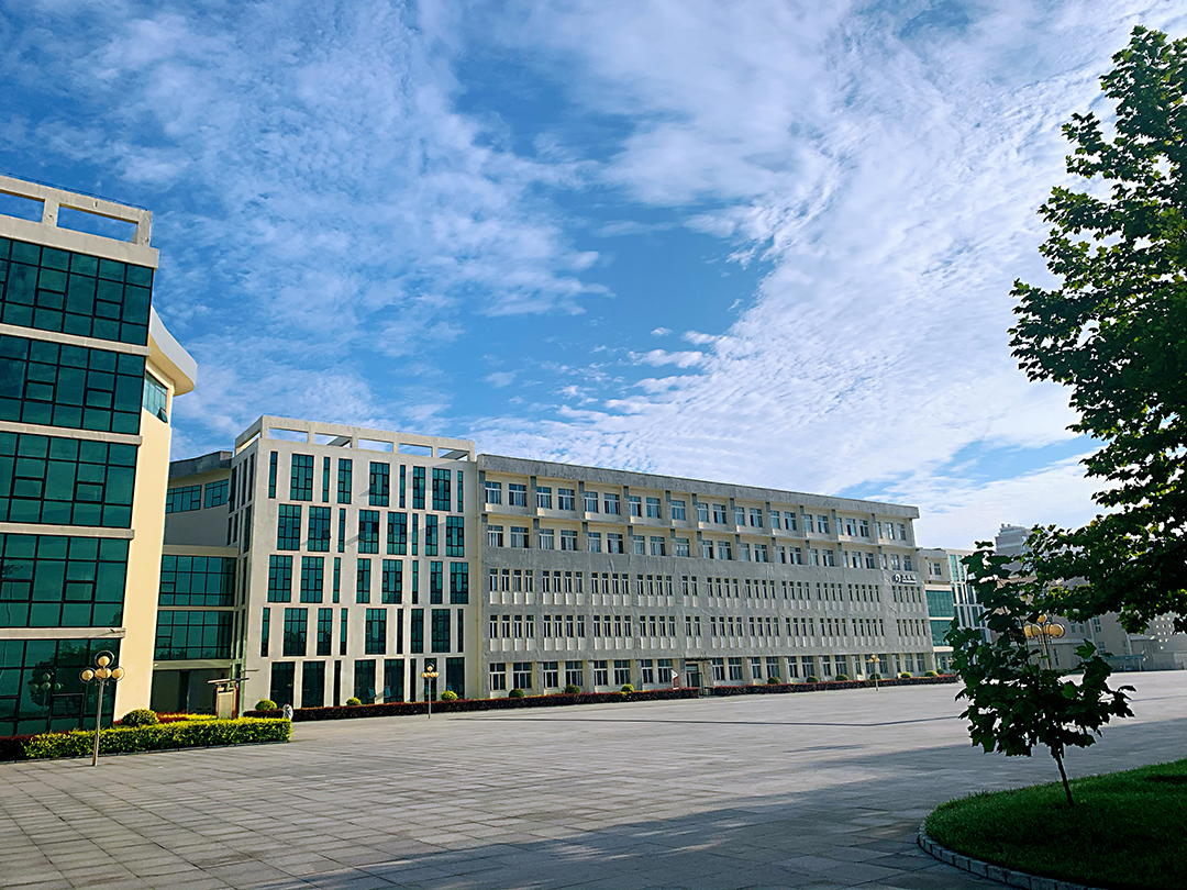 大洼区高级中学