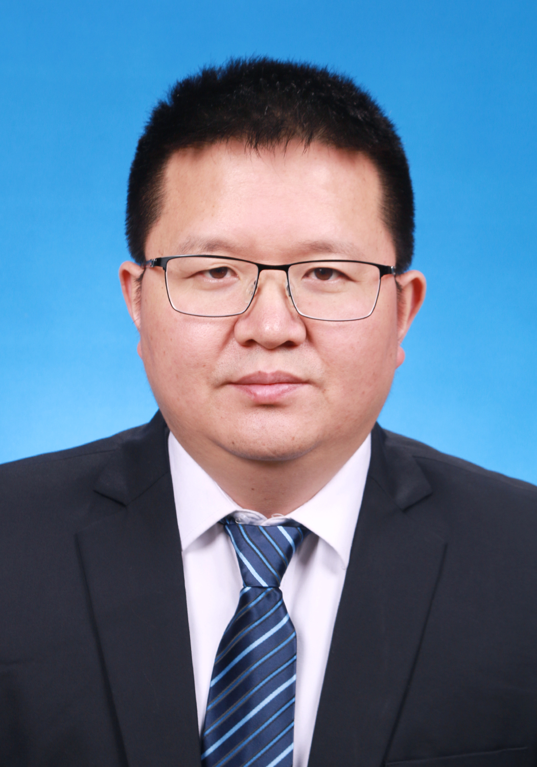 05,贵州遵义红花岗人,参加工作时间1998.12,入党时间2003.