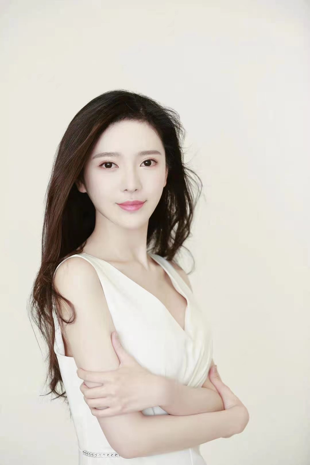 2000年1月28日出生于北京,中国内地女演员,歌手