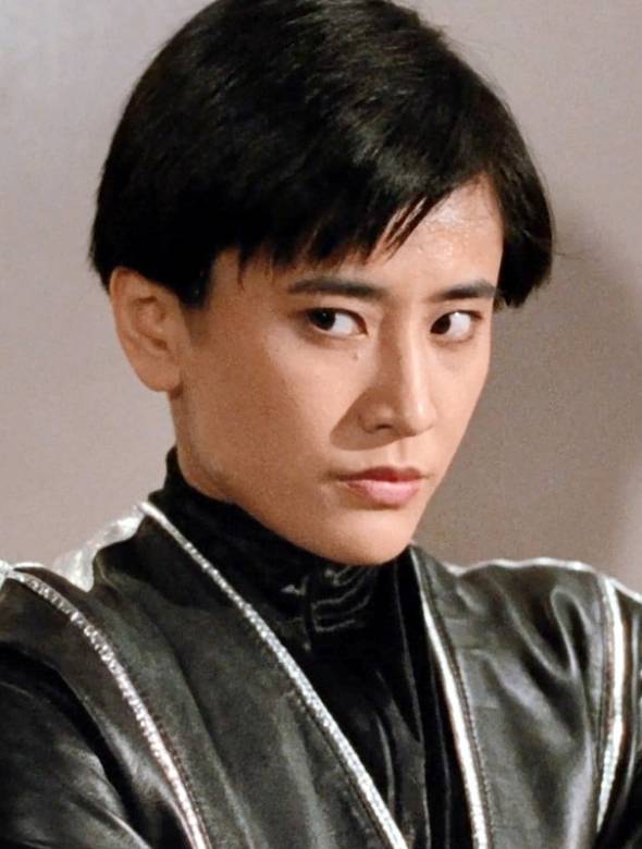 力王饰演:黄泉演员:樊少皇叶蕴仪何家驹大岛由加利介绍:监狱中的西仓