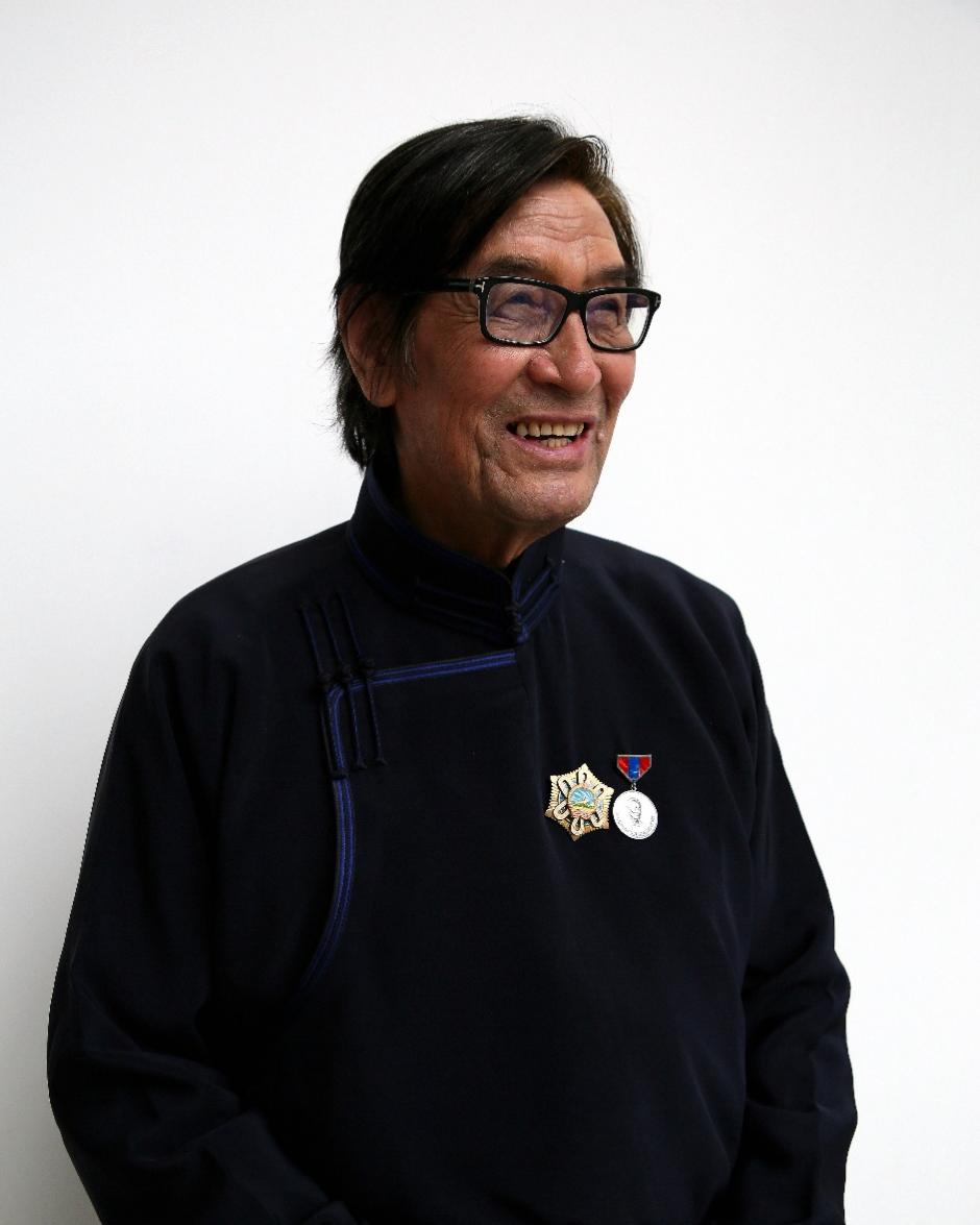 blank" href="/item/蒙古">蒙古族,1940年12月4日