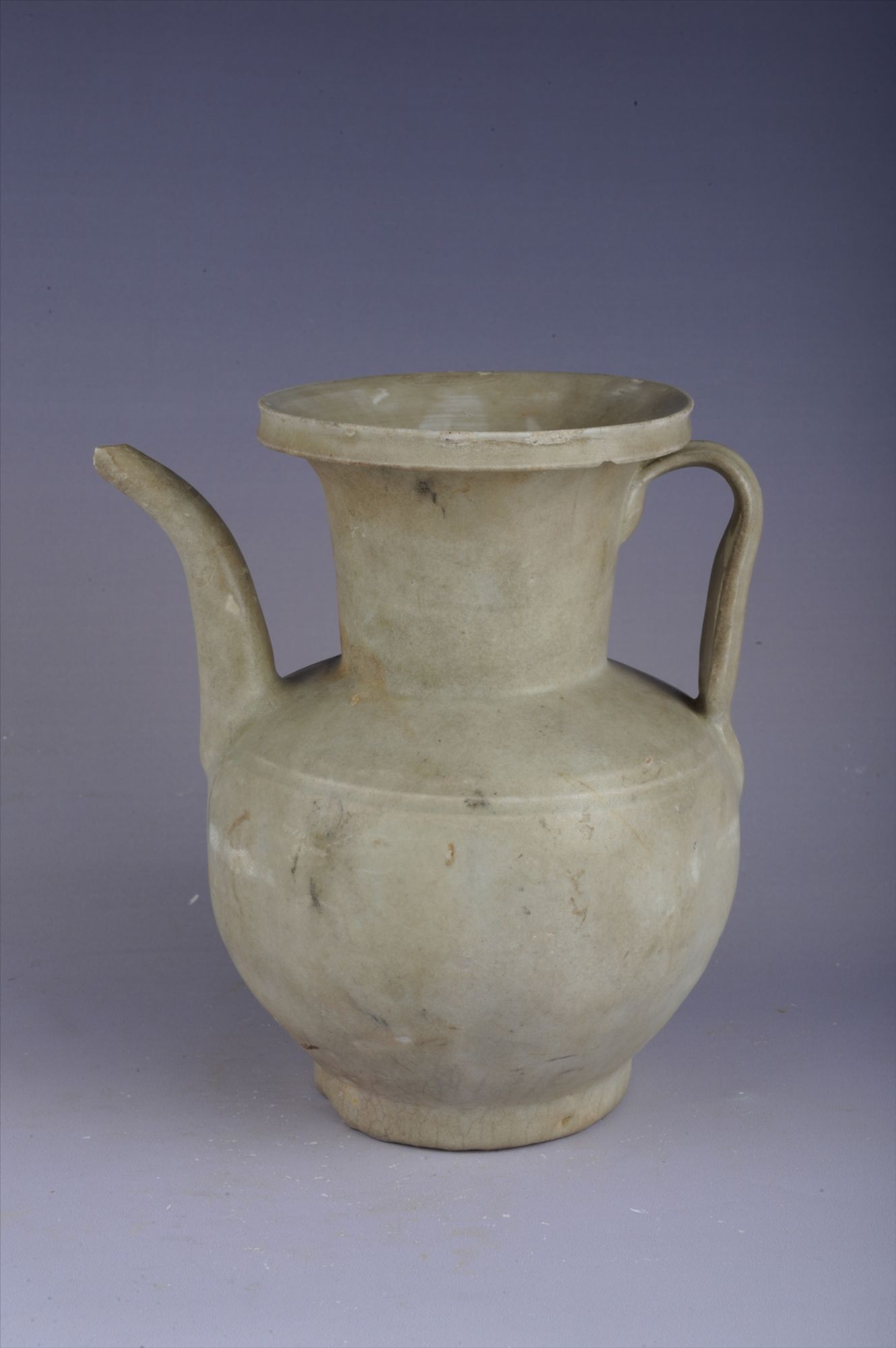 宋代青白釉弦纹瓜棱瓷执壶