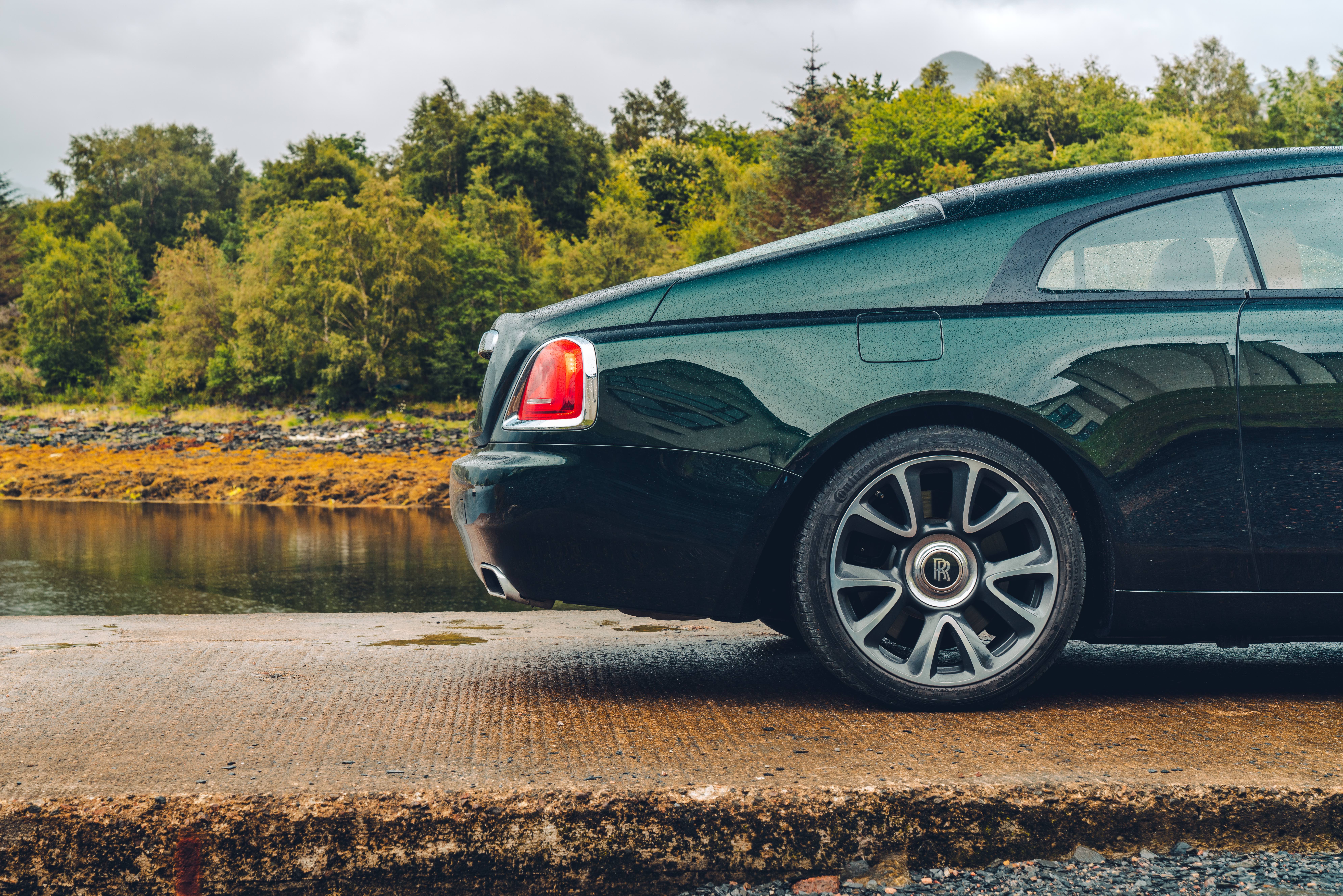 data-lemmaid="65611">劳斯莱斯 /a>推出魅影(wraith)车型,将"小型