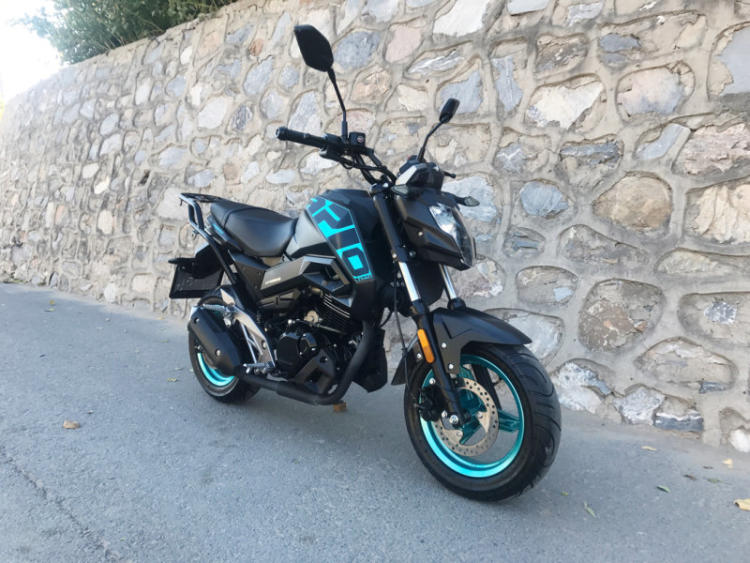  p>这个词条所说的狒狒摩托车是我们开的mini摩托车,这种摩托车,我们