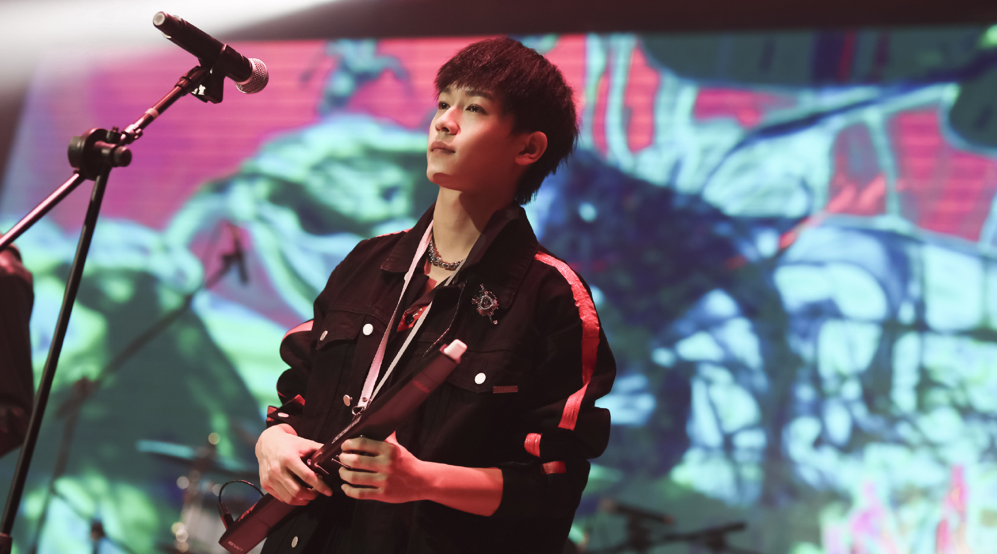 aivi">闫永强,2001年4月28日出生于山西省朔州市,中国内地唢呐演奏者