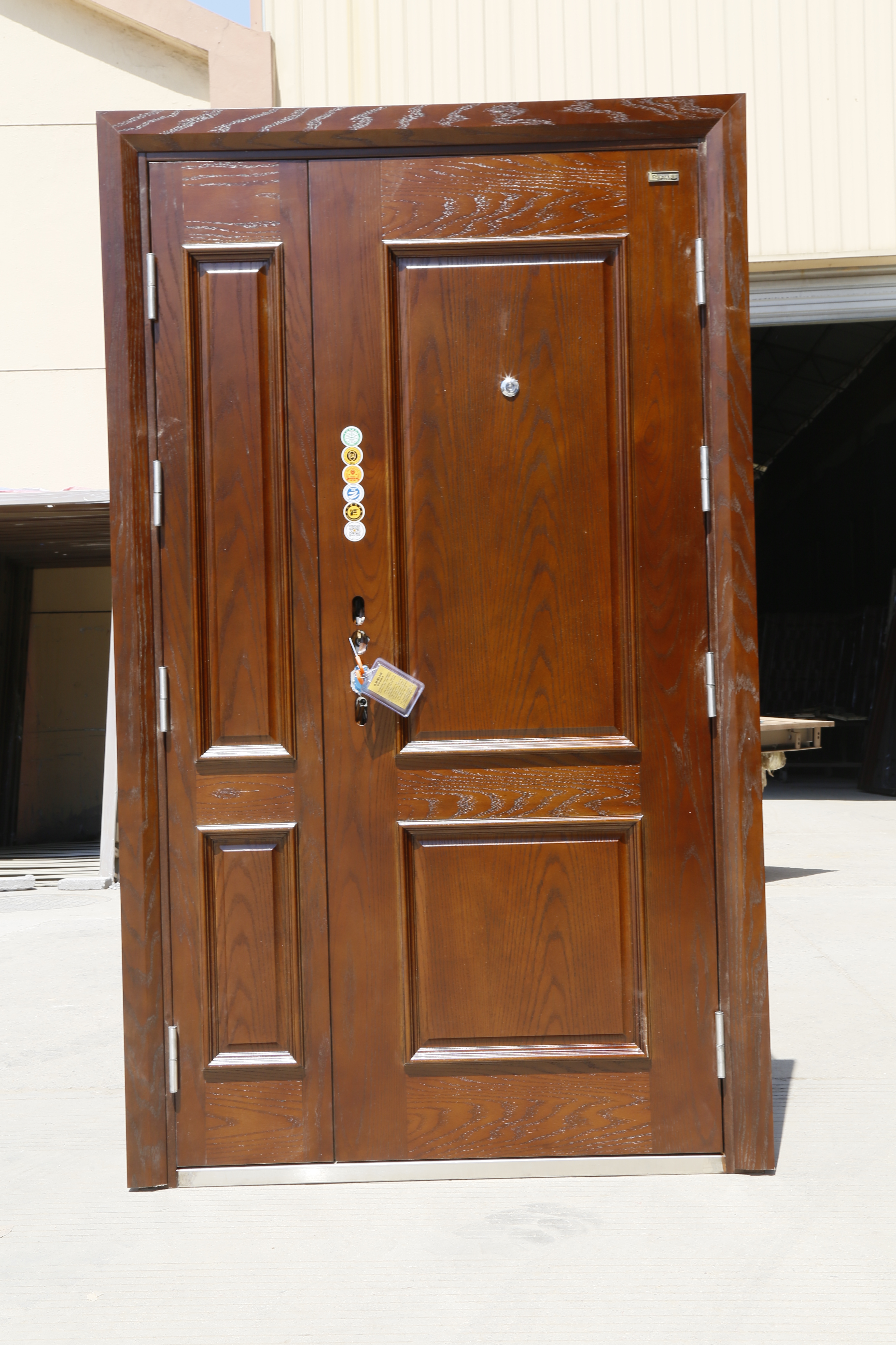  p>索福门业座落于浙江省永康市.