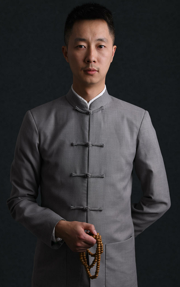  p data-id="gnarzgohos">穆六垚,男,汉族, b>(道号:三云) /b> b>,生 