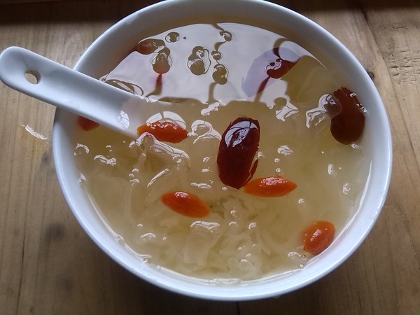 莲子雪耳糖水