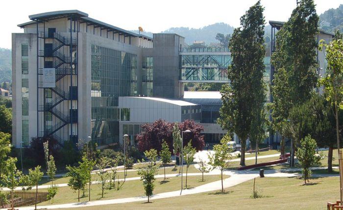  p>维戈大学(西班牙语 universidad de vigo, a href="#" data-lemma