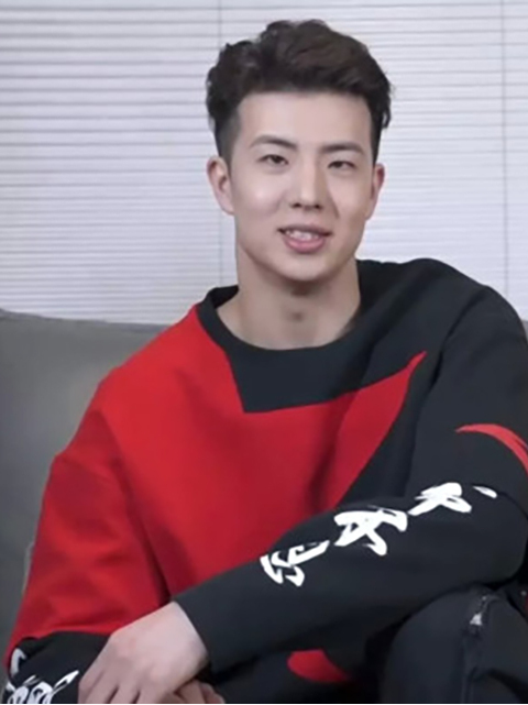  p>柳鑫宇,男,1994年10月16日出生于吉林省长春市,中国花样滑冰 a