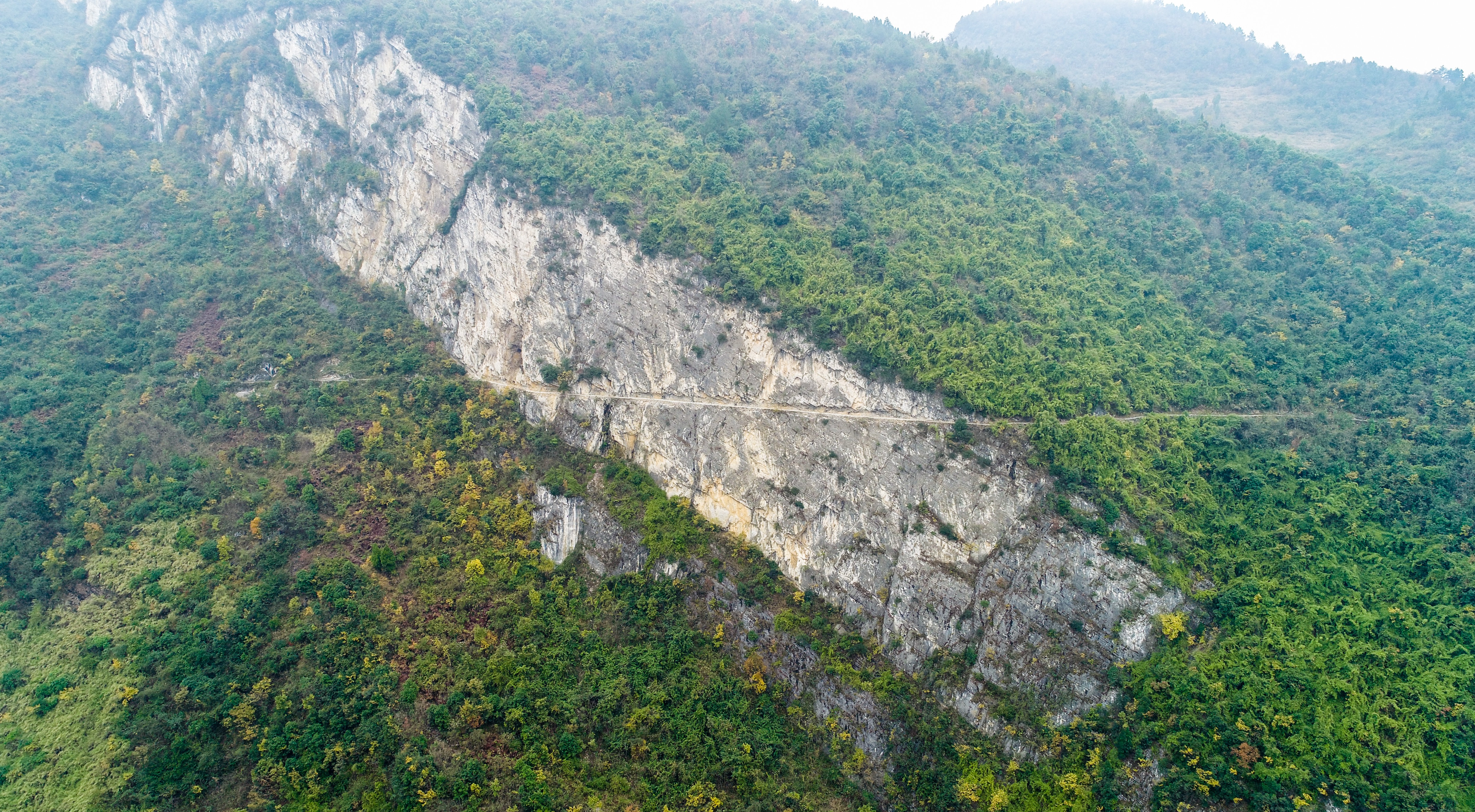  p data-id="gnvixap42p">大发天渠旅游景区位于贵州省遵义市 a