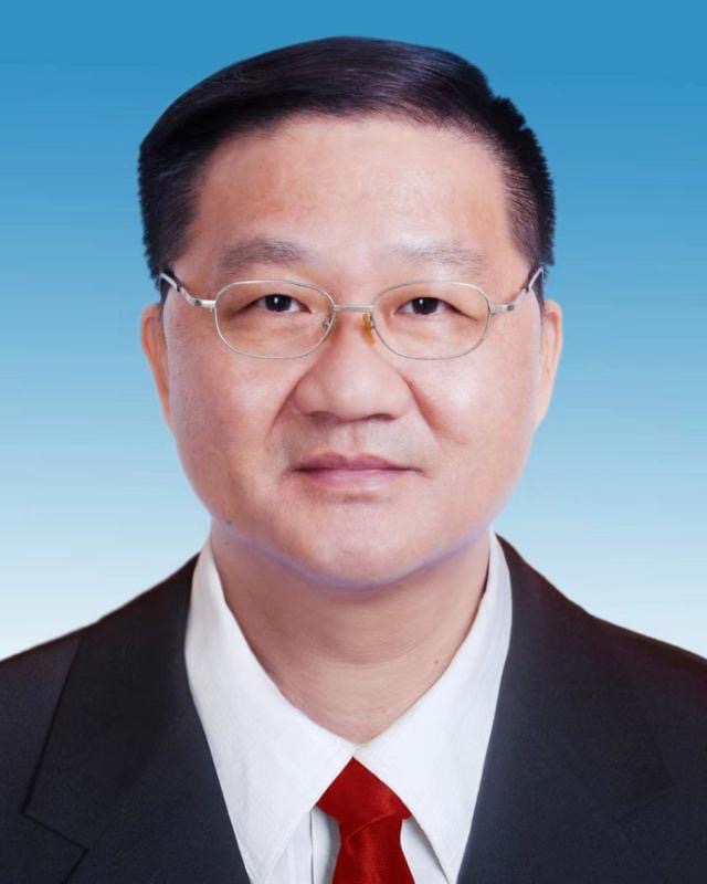 李伯群
