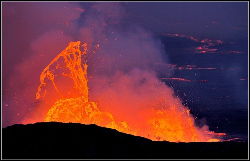 尼拉刚果火山