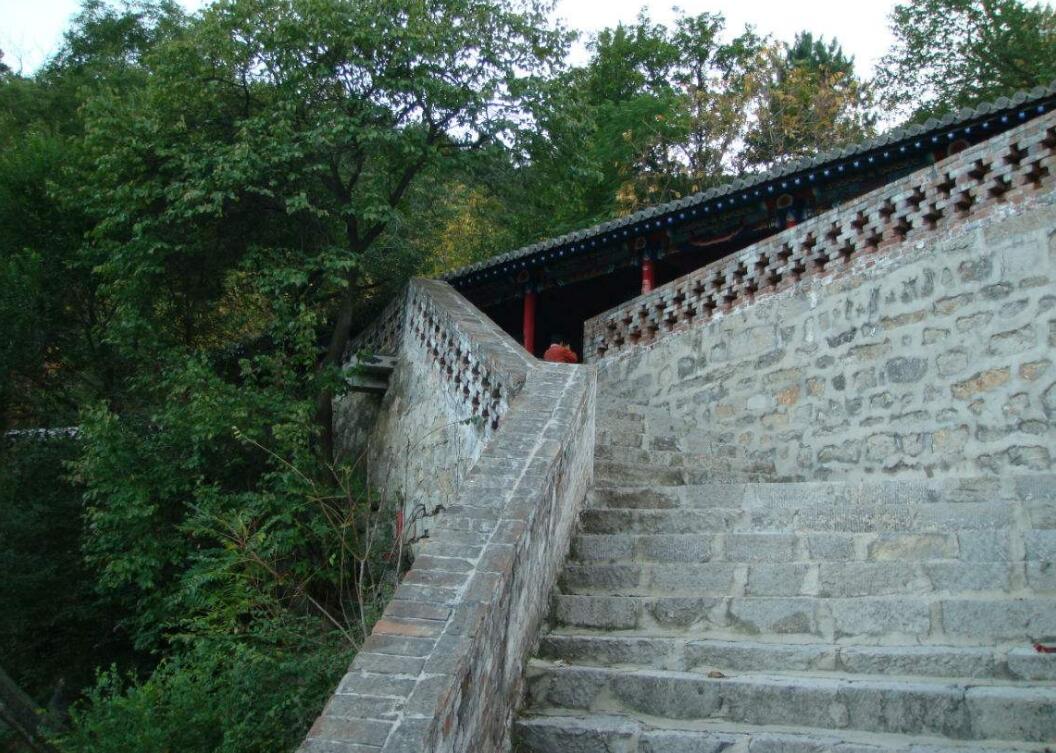 data-lemmaid="4210656">诸龙山 /a>位于山西省阳泉市盂县城西北15