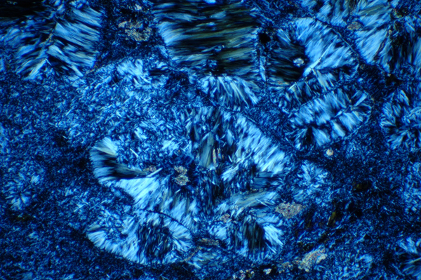  p>隐晶质结构(aphanitic texture)是指只有在显微镜下才能分辨出矿物