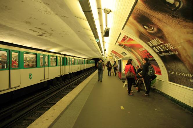  p>巴黎地铁(法语:métro de paris)是法国巴黎的地下 a target="