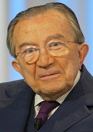 andreotti ,1919年1月一2013年5月6日),意大利著名政治家,从上世纪50