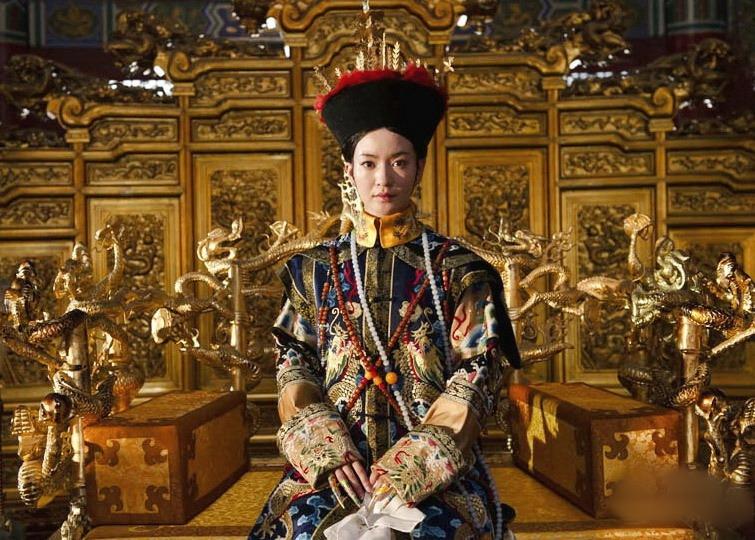 隆裕太后亲手结束了清朝统治，她是一个怎样的人？_百科TA说