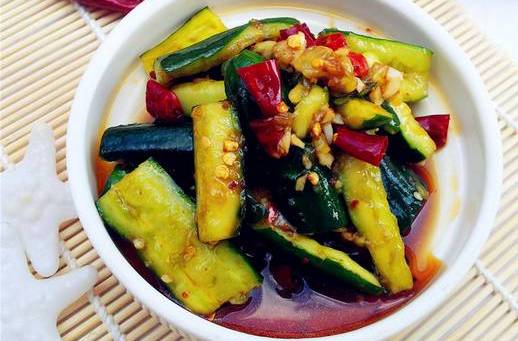  p>醋拌黄瓜是一道美味的菜肴. /p>