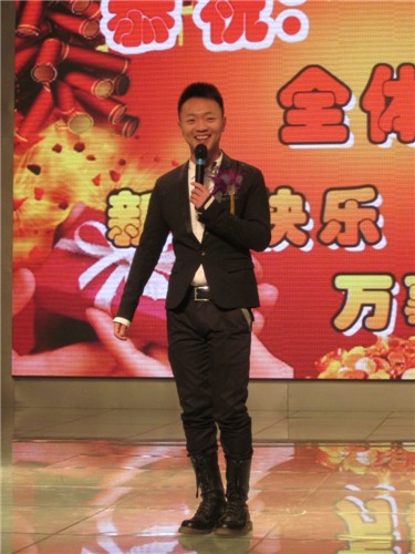  p>王牌,原名王维.1986年9月21日出生于四川省乐山市沐川县.