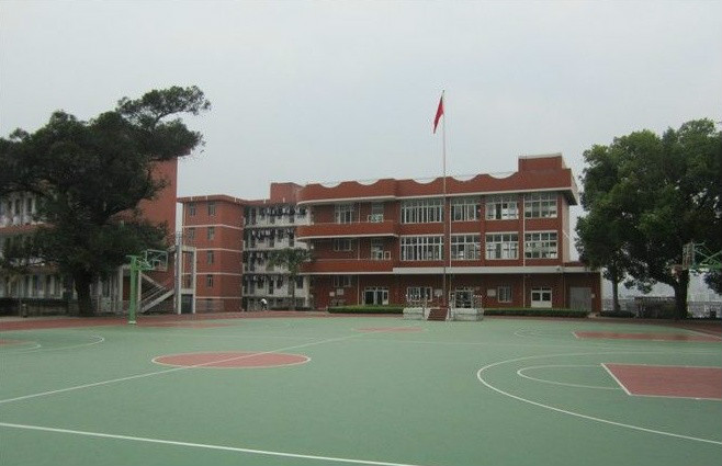  p>济宁高新区高级中学(原兖州市第四中学,于2003年划归高新区管理