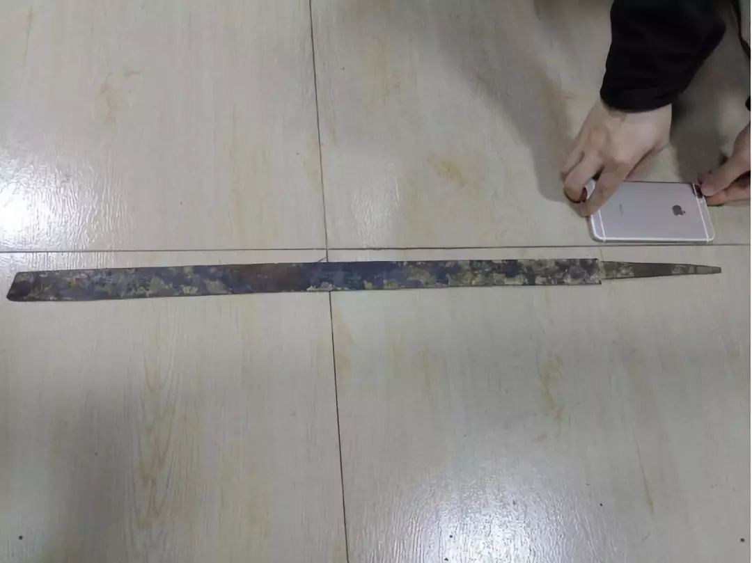抗战大刀的宋代祖先，精工制作的夹钢宋手刀什么样？_百科TA说