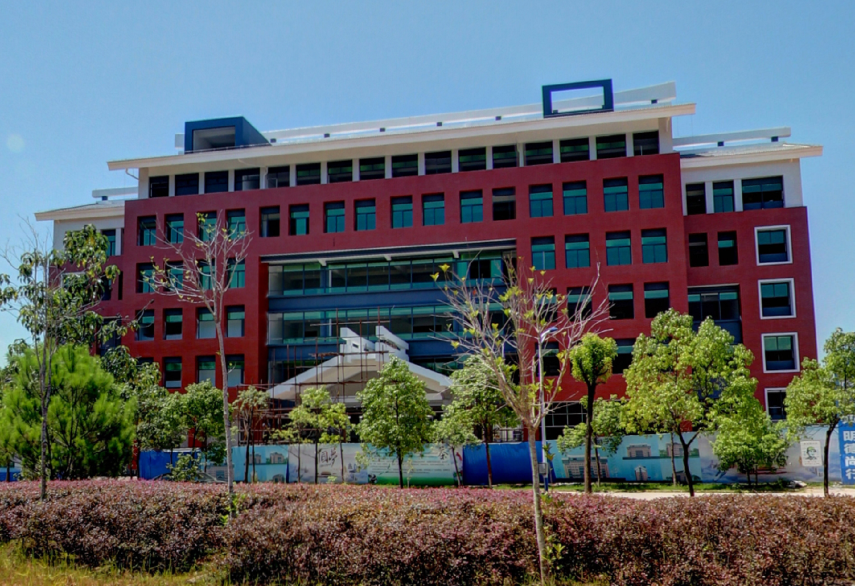  p>武夷山职业学院是经 a target="_blank" href="/item/福建省人民